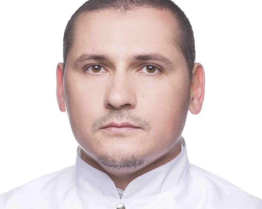 Педиатр и гастроэнтеролог «Медис» Айрат Сафаров: «Стерильная чистота для детей опасна»